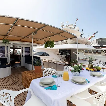 Botel C120 - Charming Boat In Port Forum *